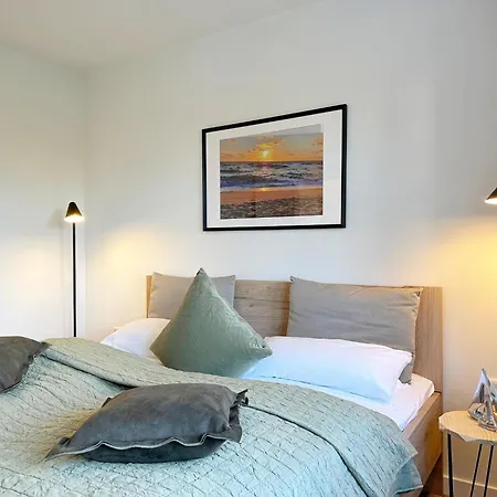 Neu Sanierte Mit Terasse In Westerland