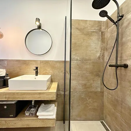 Apartamento Neu Sanierte Mit Terasse In